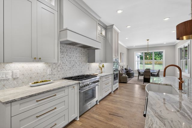 9016 Hood Pl, Brentwood, TN 37027