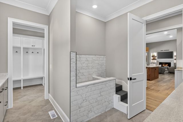 9016 Hood Pl, Brentwood, TN 37027