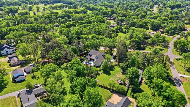 9016 Hood Pl, Brentwood, TN 37027