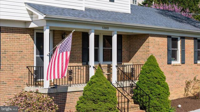 1300 CAROLINE ST, Winchester, VA 22601