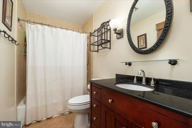 1300 CAROLINE ST, Winchester, VA 22601
