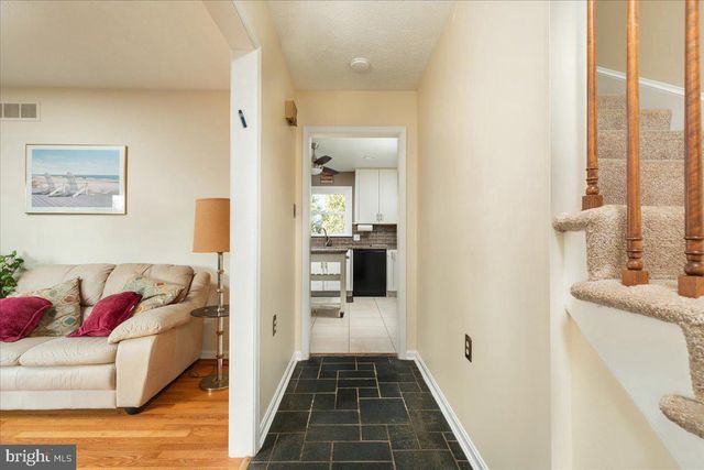 1300 CAROLINE ST, Winchester, VA 22601