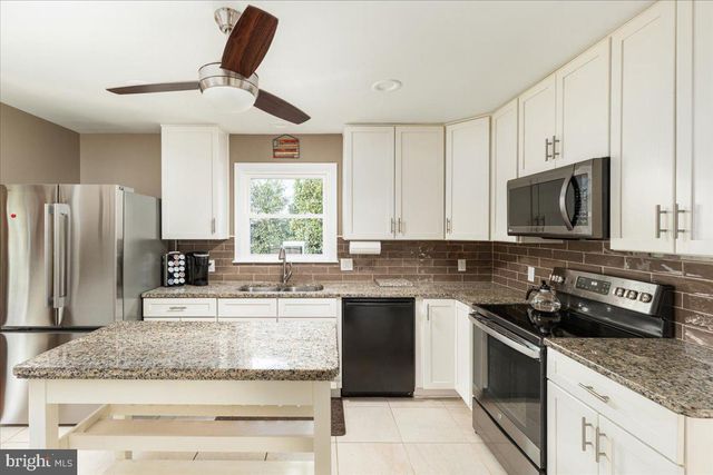 1300 CAROLINE ST, Winchester, VA 22601
