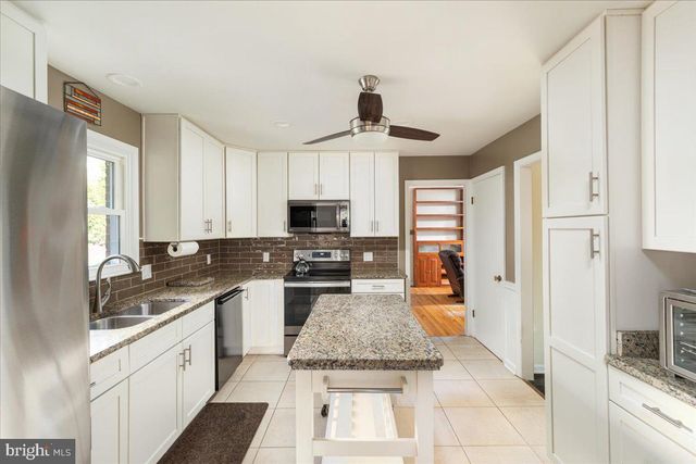 1300 CAROLINE ST, Winchester, VA 22601