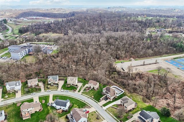 365 Cobblestone, Robinson Twp, PA 15136
