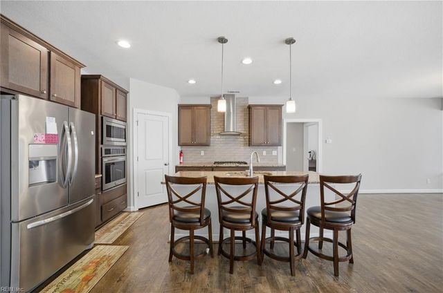 109 Green CT, Carrollton, VA 23314