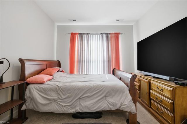 109 Green CT, Carrollton, VA 23314