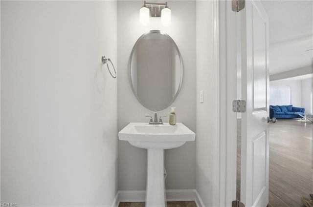 109 Green CT, Carrollton, VA 23314