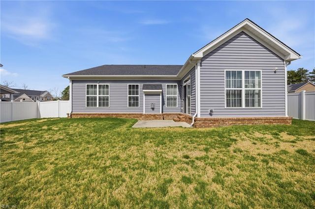 109 Green CT, Carrollton, VA 23314