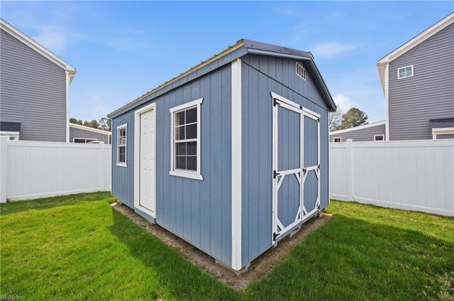 109 Green CT, Carrollton, VA 23314