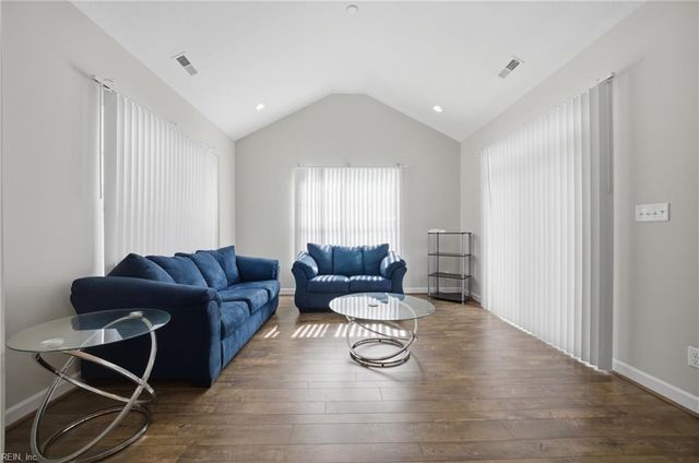 109 Green CT, Carrollton, VA 23314