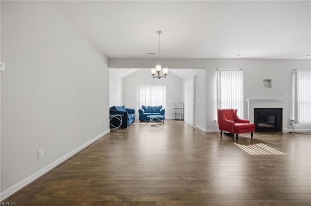 109 Green CT, Carrollton, VA 23314