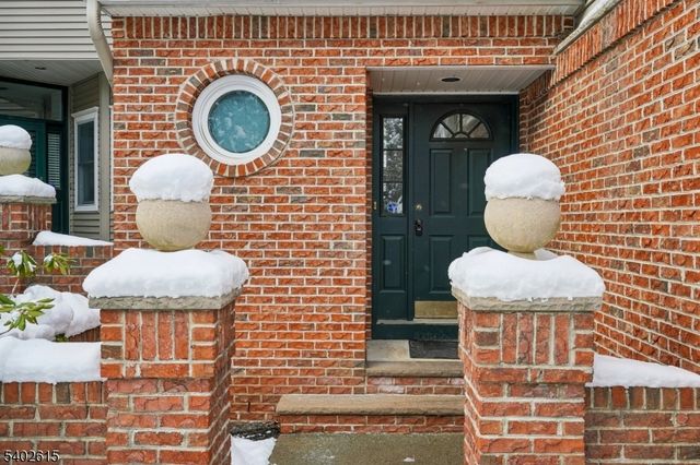 108 Kent Dr, Roseland Boro, NJ 07068