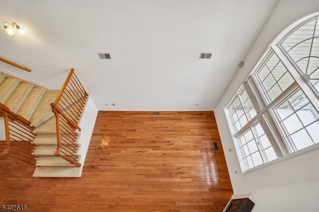 108 Kent Dr, Roseland Boro, NJ 07068