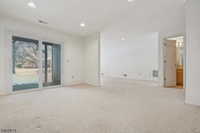 108 Kent Dr, Roseland Boro, NJ 07068