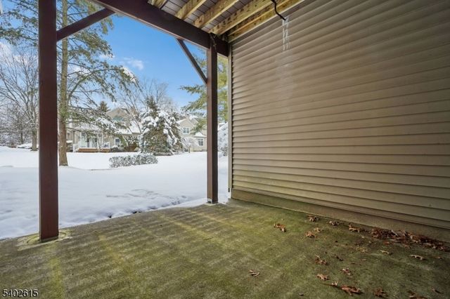 108 Kent Dr, Roseland Boro, NJ 07068