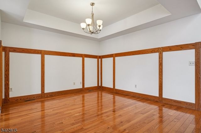 108 Kent Dr, Roseland Boro, NJ 07068