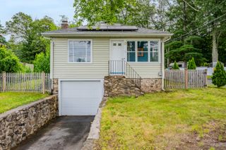 84 Secret Lake Road, Avon, CT 06001