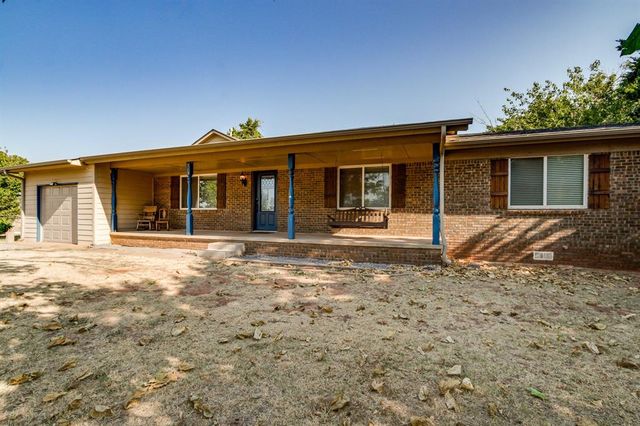513 S Lakehoma Place Drive, Mustang, OK 73064