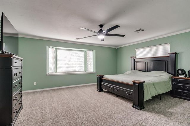 513 S Lakehoma Place Drive, Mustang, OK 73064