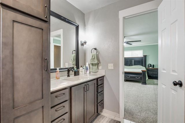513 S Lakehoma Place Drive, Mustang, OK 73064
