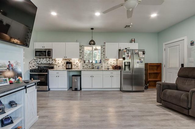 513 S Lakehoma Place Drive, Mustang, OK 73064