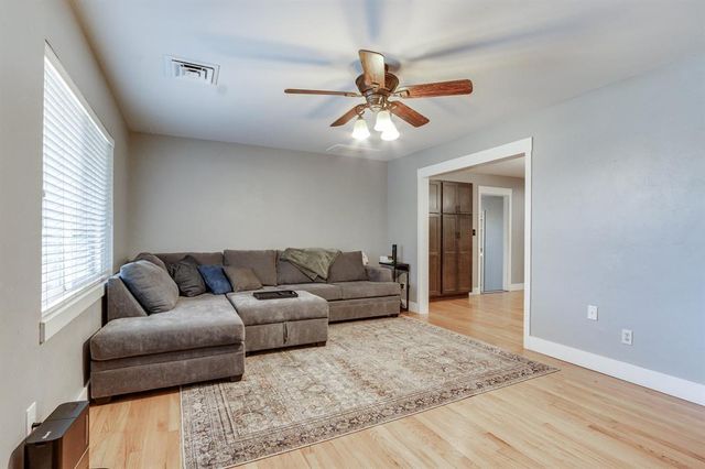 513 S Lakehoma Place Drive, Mustang, OK 73064