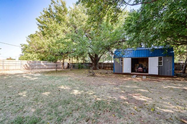 513 S Lakehoma Place Drive, Mustang, OK 73064