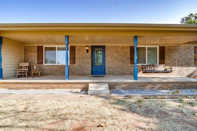 513 S Lakehoma Place Drive, Mustang, OK 73064