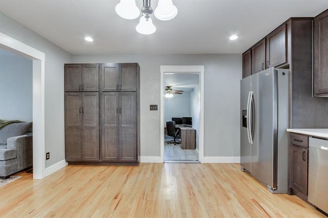 513 S Lakehoma Place Drive, Mustang, OK 73064