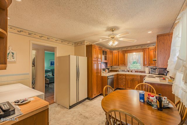 32 W 12th Avenue, Gloversville, NY 12078