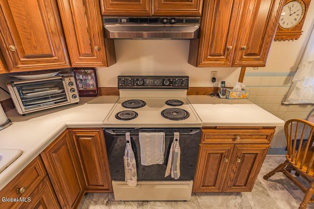 32 W 12th Avenue, Gloversville, NY 12078