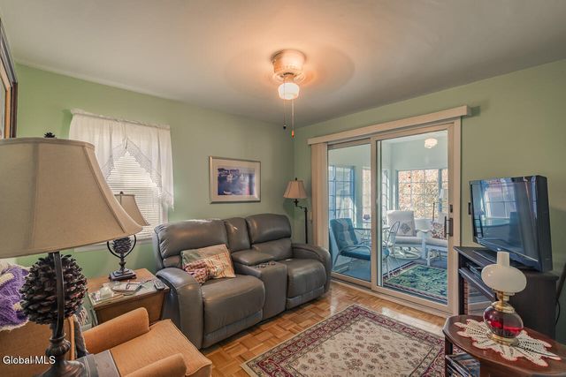 32 W 12th Avenue, Gloversville, NY 12078