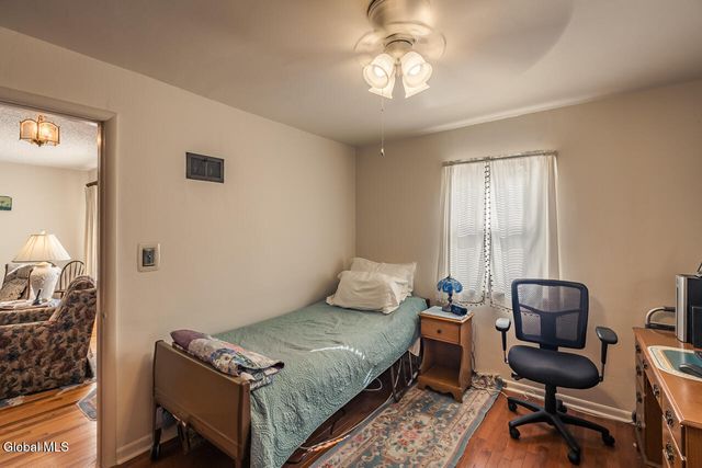 32 W 12th Avenue, Gloversville, NY 12078