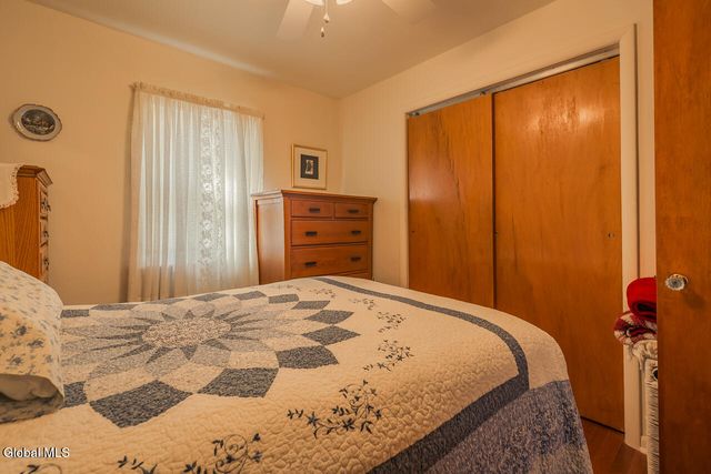 32 W 12th Avenue, Gloversville, NY 12078