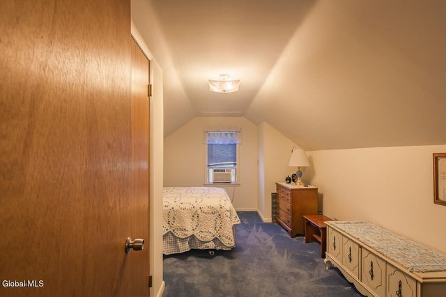 32 W 12th Avenue, Gloversville, NY 12078