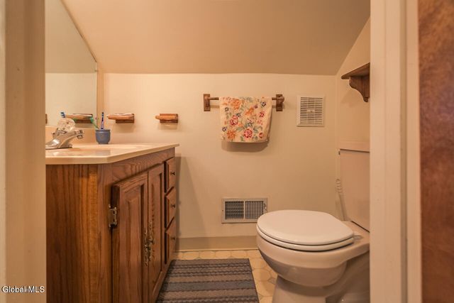 32 W 12th Avenue, Gloversville, NY 12078