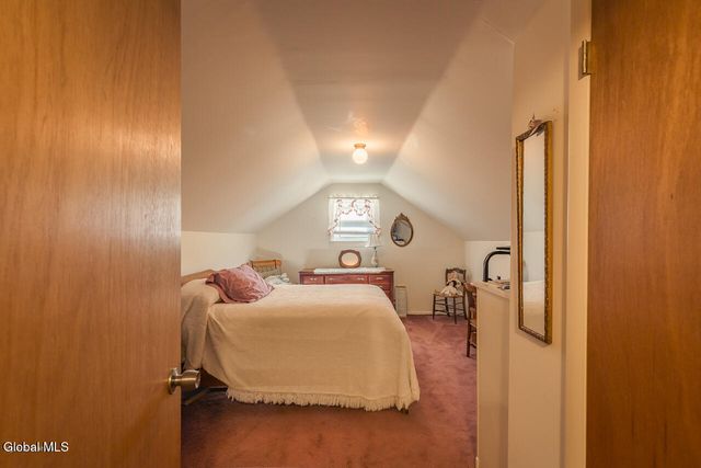 32 W 12th Avenue, Gloversville, NY 12078