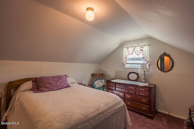 32 W 12th Avenue, Gloversville, NY 12078