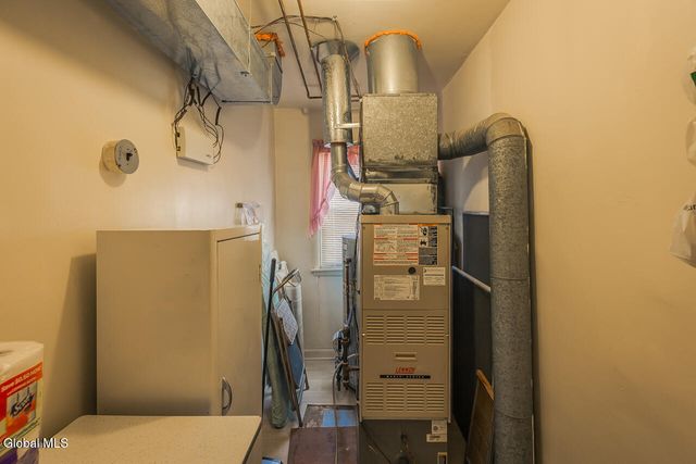 32 W 12th Avenue, Gloversville, NY 12078