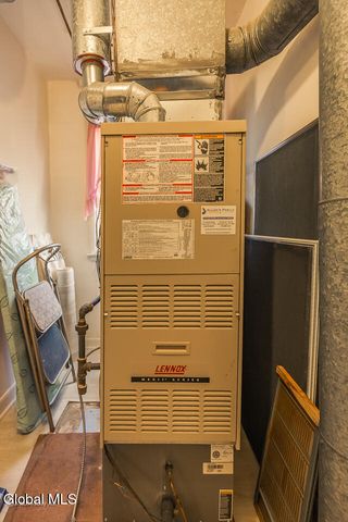 32 W 12th Avenue, Gloversville, NY 12078