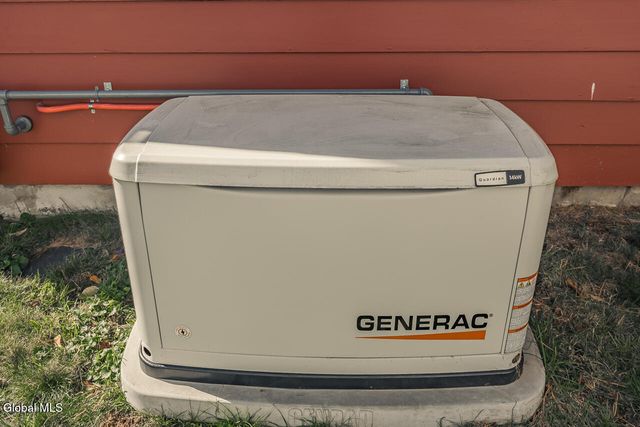 32 W 12th Avenue, Gloversville, NY 12078