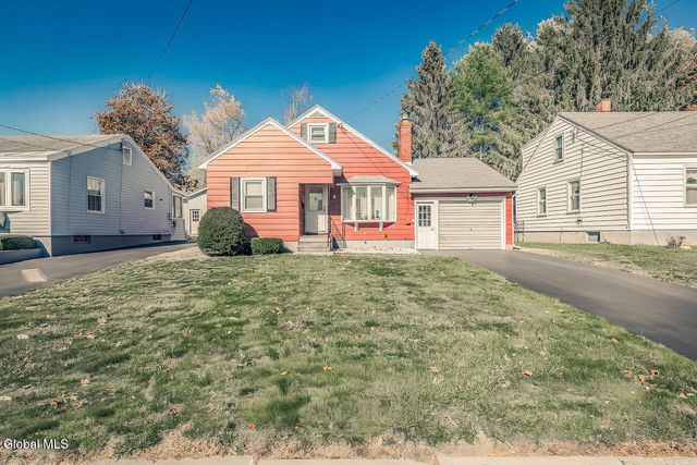 32 W 12th Avenue, Gloversville, NY 12078