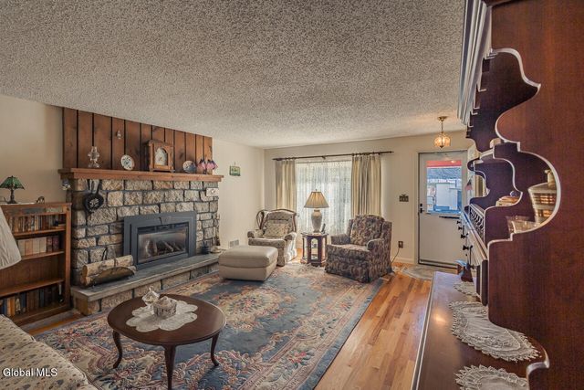 32 W 12th Avenue, Gloversville, NY 12078