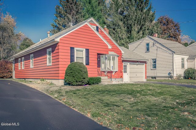 32 W 12th Avenue, Gloversville, NY 12078