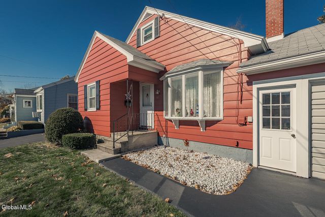 32 W 12th Avenue, Gloversville, NY 12078