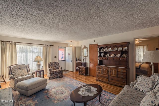 32 W 12th Avenue, Gloversville, NY 12078