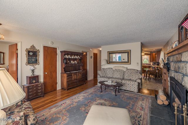 32 W 12th Avenue, Gloversville, NY 12078