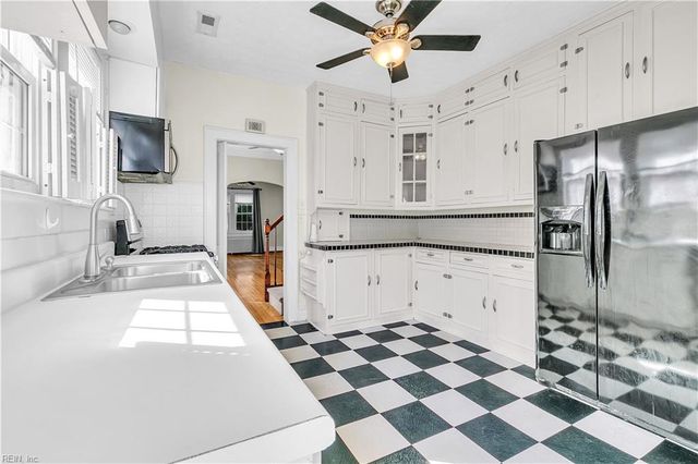 2309 Crescent DR, Hampton, VA 23661