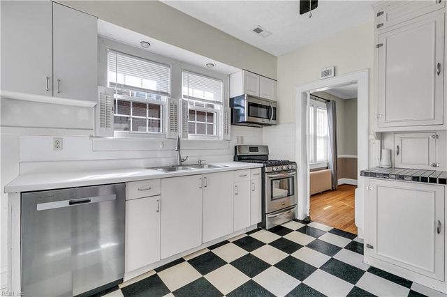 2309 Crescent DR, Hampton, VA 23661